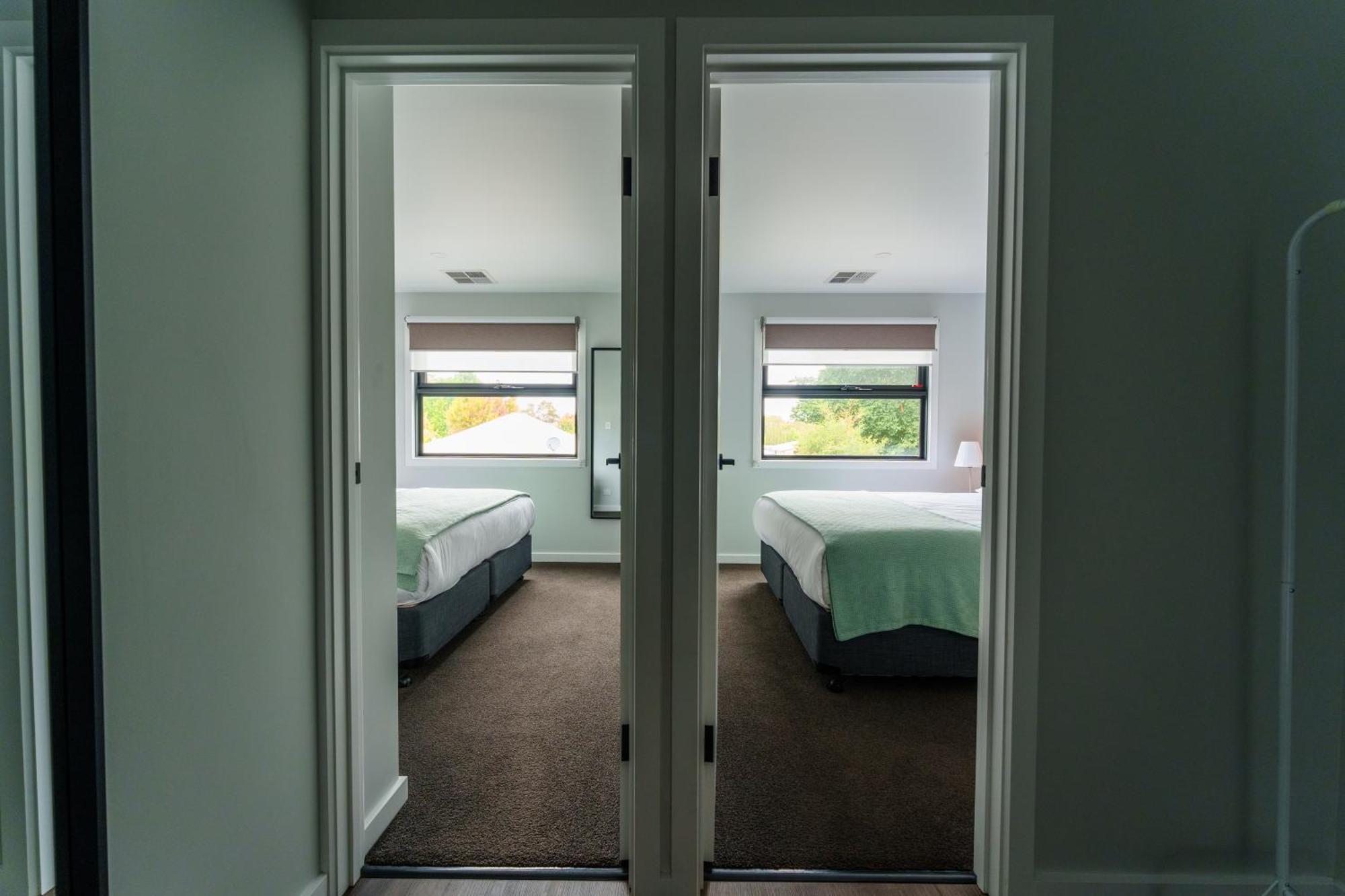 Aberdeen Lane Woodside Room photo